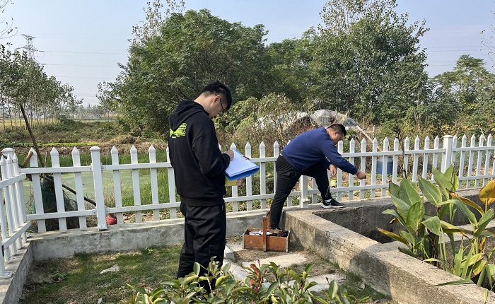 鄉(xiāng)鎮(zhèn)污水處理設(shè)備水質(zhì)檢測：人工檢測好還是在線監(jiān)測好？